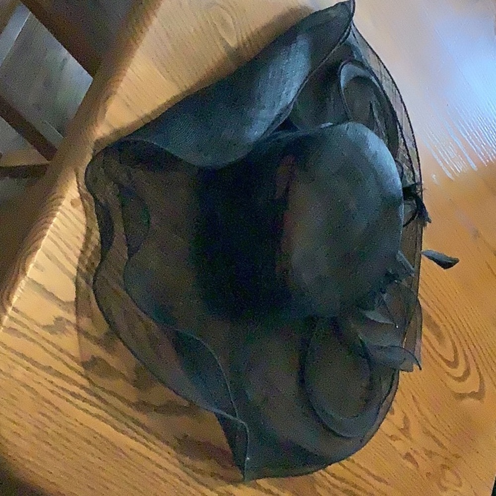 SOMETHIING SPECIAL  Derby HAT sinamay